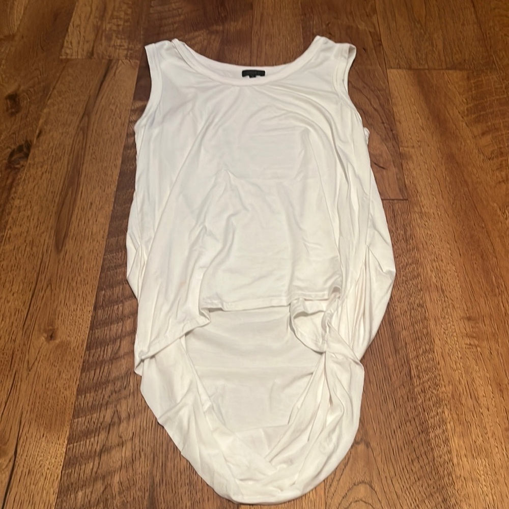 Sen Woman’s White High Low Tank Size 3/Large